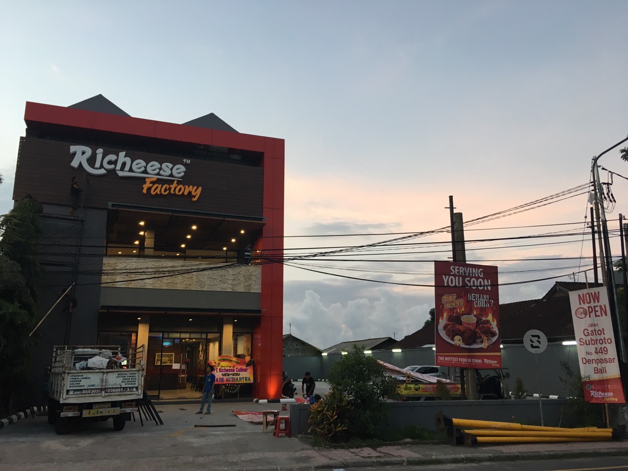 Letter Timbul Outdoor Richeese Gatsu 