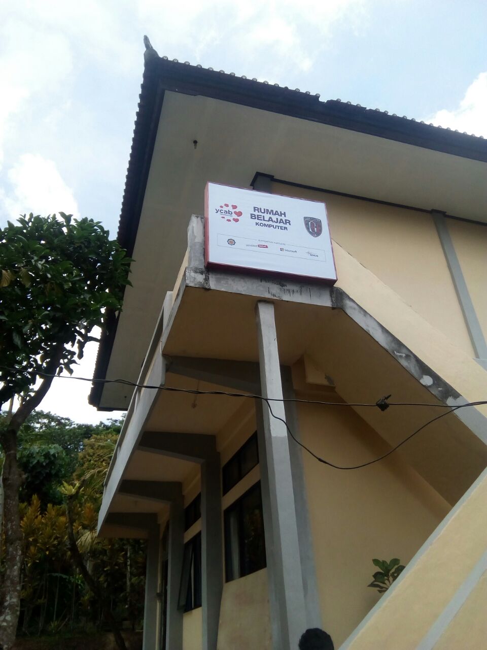 Neon Box RUMAH BELAJAR KOMPUTER Neon Box RUMAH BELAJAR KOMPUTER