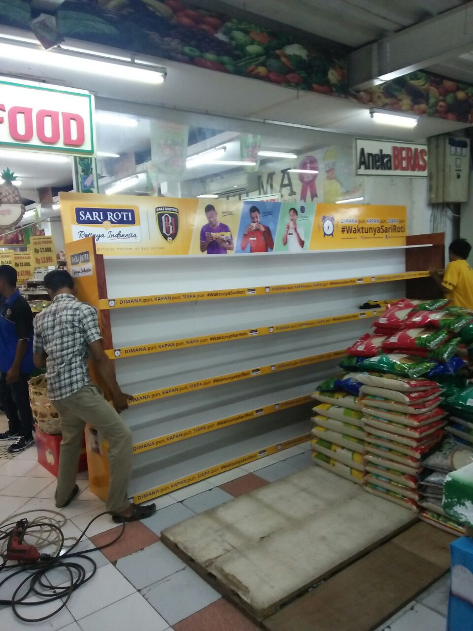 Display Sari Roti