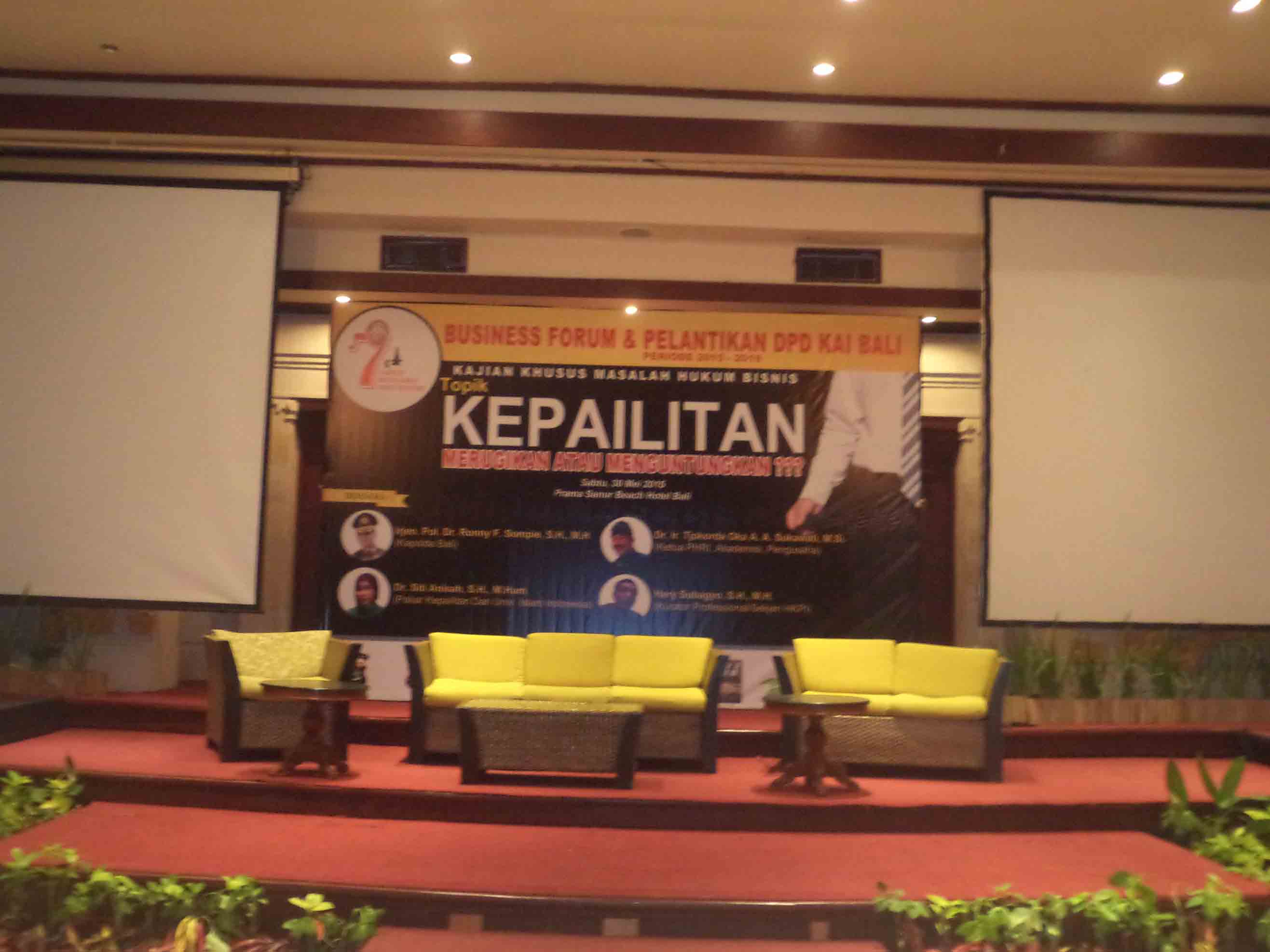 Backdrop Bisnis Forum